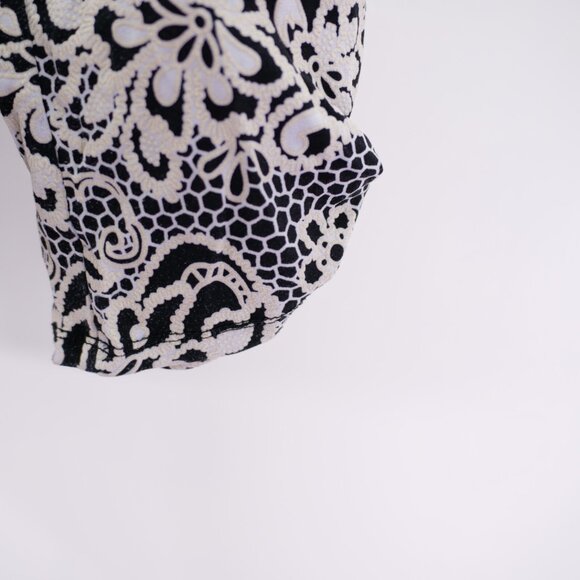 Emma & Olive XL Gray Black Embroidered Top Roll Tab Jacquard V-Neck‎ Blouse Top - Picture 3 of 10